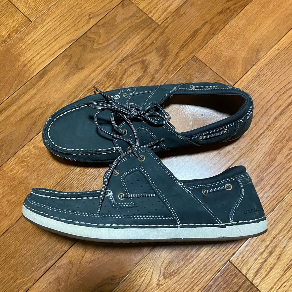 Men’s Shoes with Moccasin Stitching and Rubber Sole